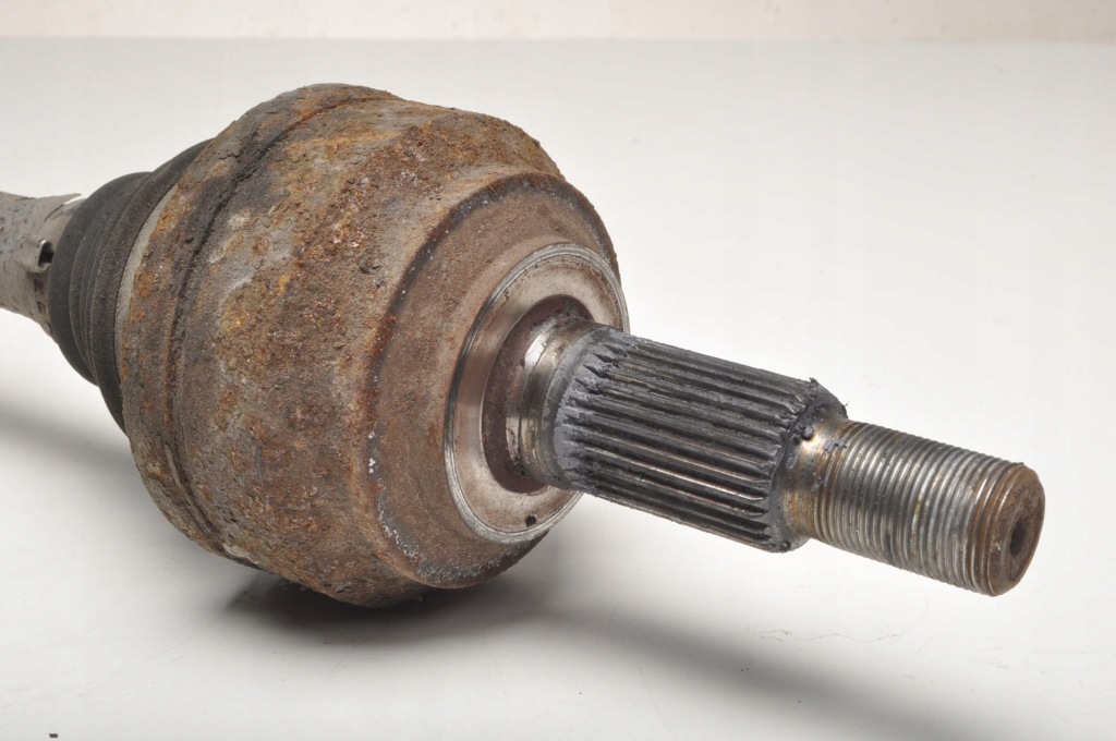 Audi q7 4.2 tdi 326km привідний вал права задня 7l8501201a Зі Шроту