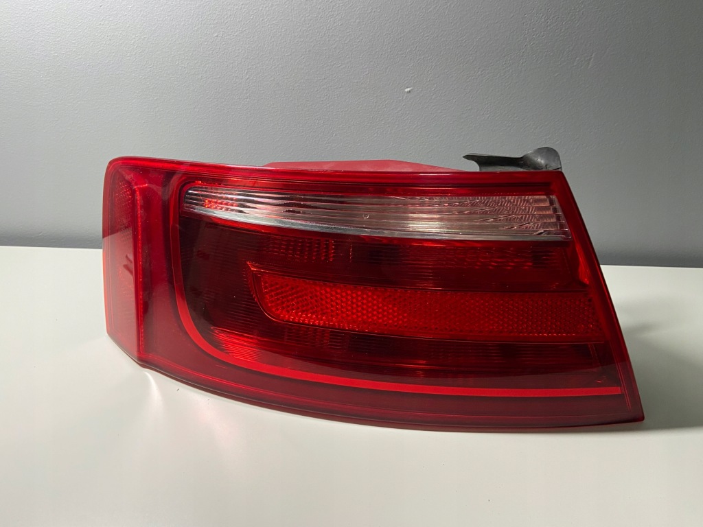 Купить Audi a5 8t0 фара левая задний  задняя 8t0945095