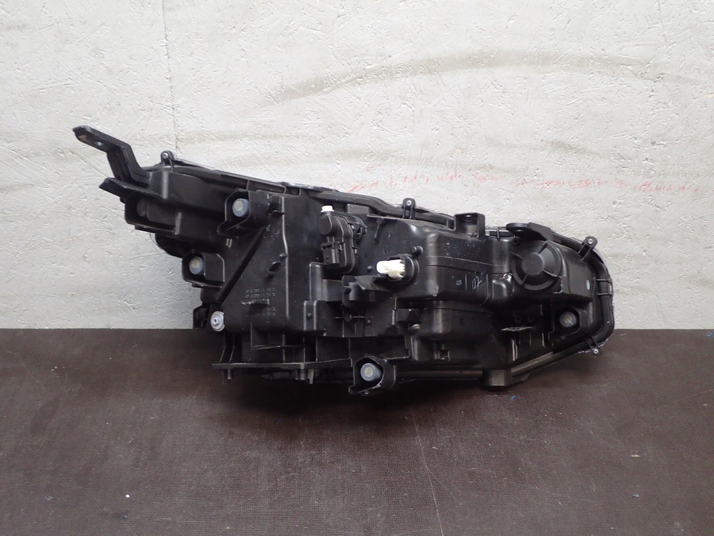 фото №6, Лампа перед левая toyota yaris cross full led