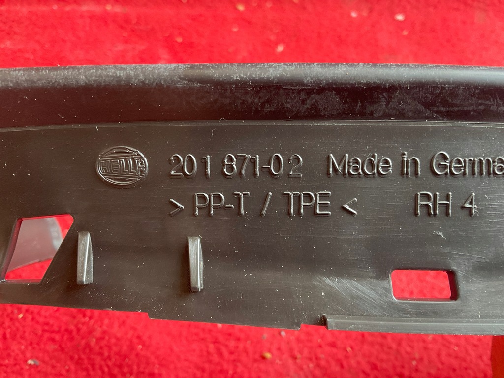 фото №10, Porsche panamera 971 прокладка правой передней лампы 20187102