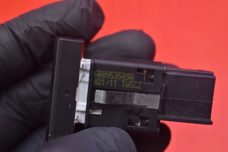 фото №7, Выключатель света аварийных 6r0953509a vw polo 5 v 6r 09-15