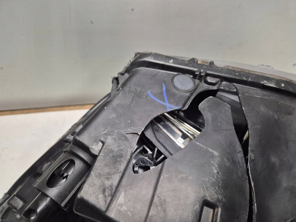 Фара правый перед фара европа  full led 32133578 volvo xc40 2 Доставка