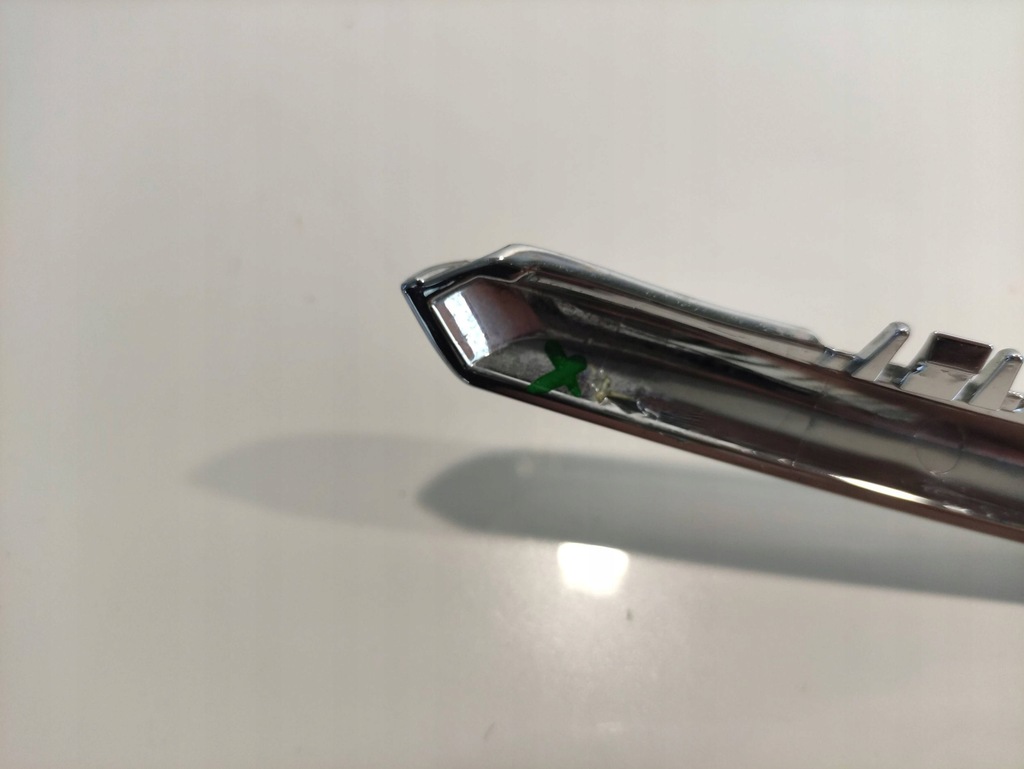 фото №11, Toyota auris молдинг лампи хром правий перед 5318202090