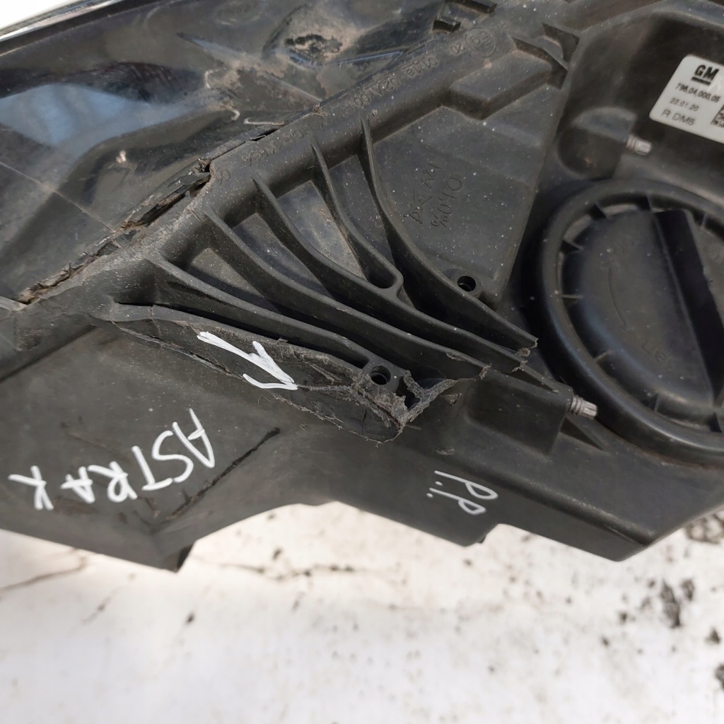 Купити Opel astra k 5 лампа права передня лінза 39081893 662588537