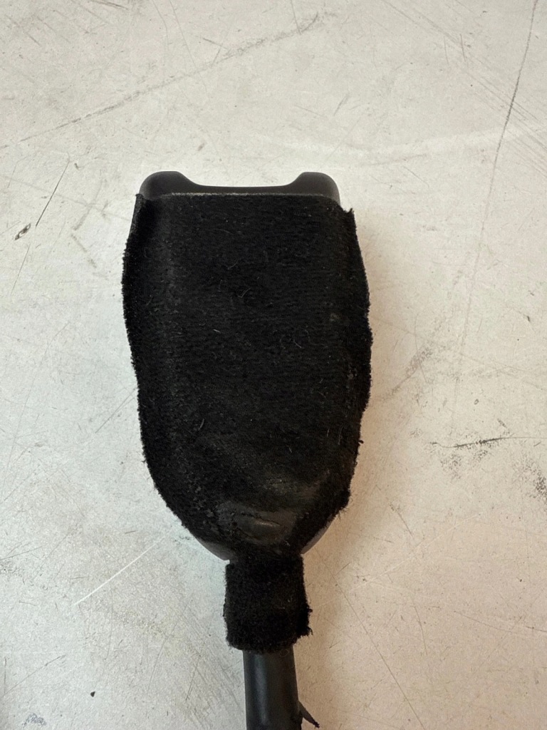 Натягувач поперечина перед передній правий opel zafira c astra iv j 5d Недорого