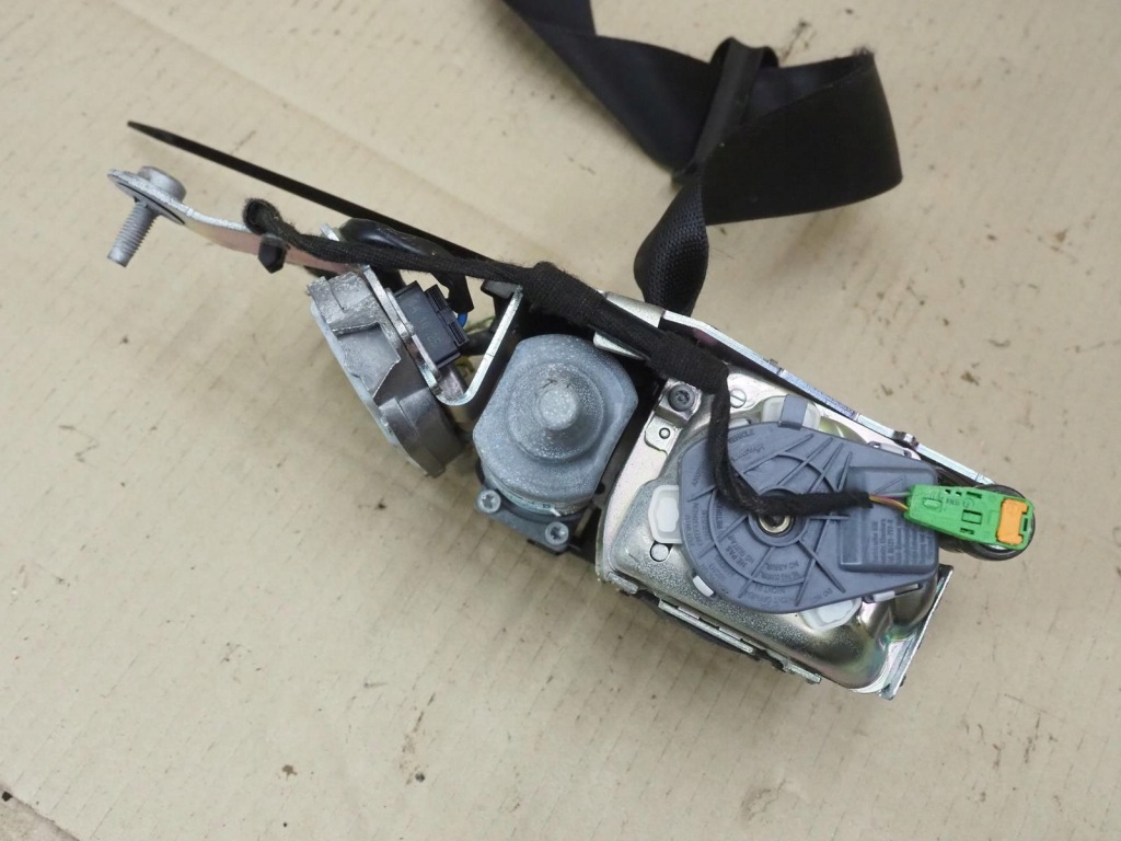 фото №14, Pas безопасности правый перед mercedes w204 a2048602686