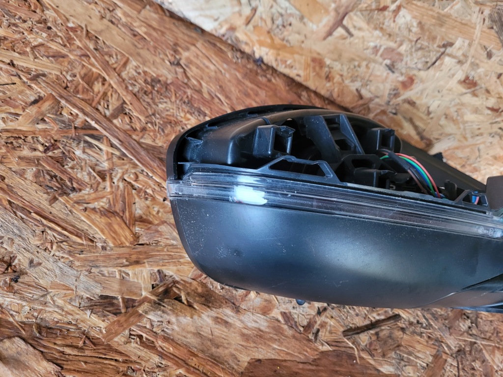 Дзеркало зовнішнє праве  peugeot 208 2 10pin Зі Шроту