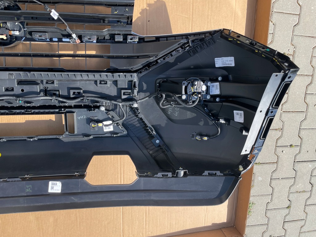 фото №13, Бампер решётка радиатора vw amarok ii 2022- w цвет lc9x камера kompletny jak новый