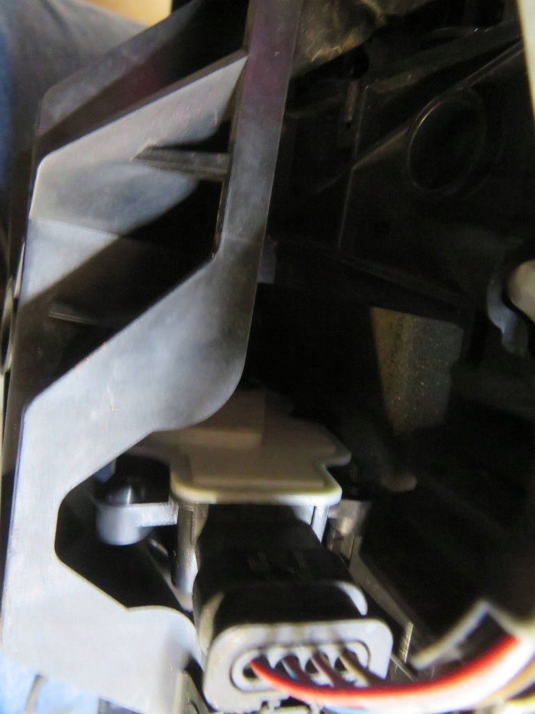 фото №13, Audi a4 b9 повітропровід повітря шторка жалюзі 8w0807297