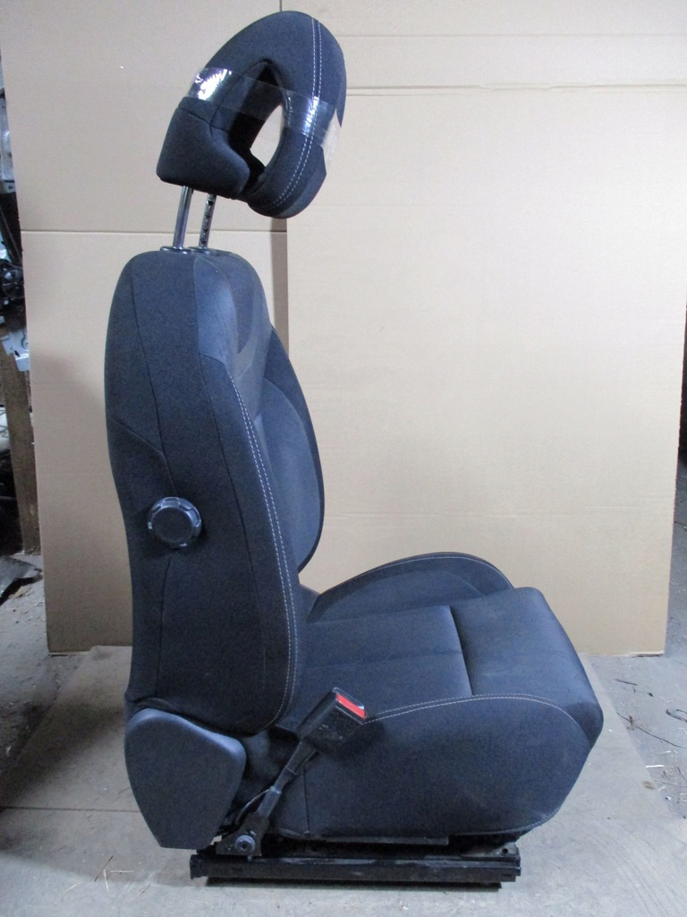 фото №6, Сидіння лівий перед citroen c4 ii b7