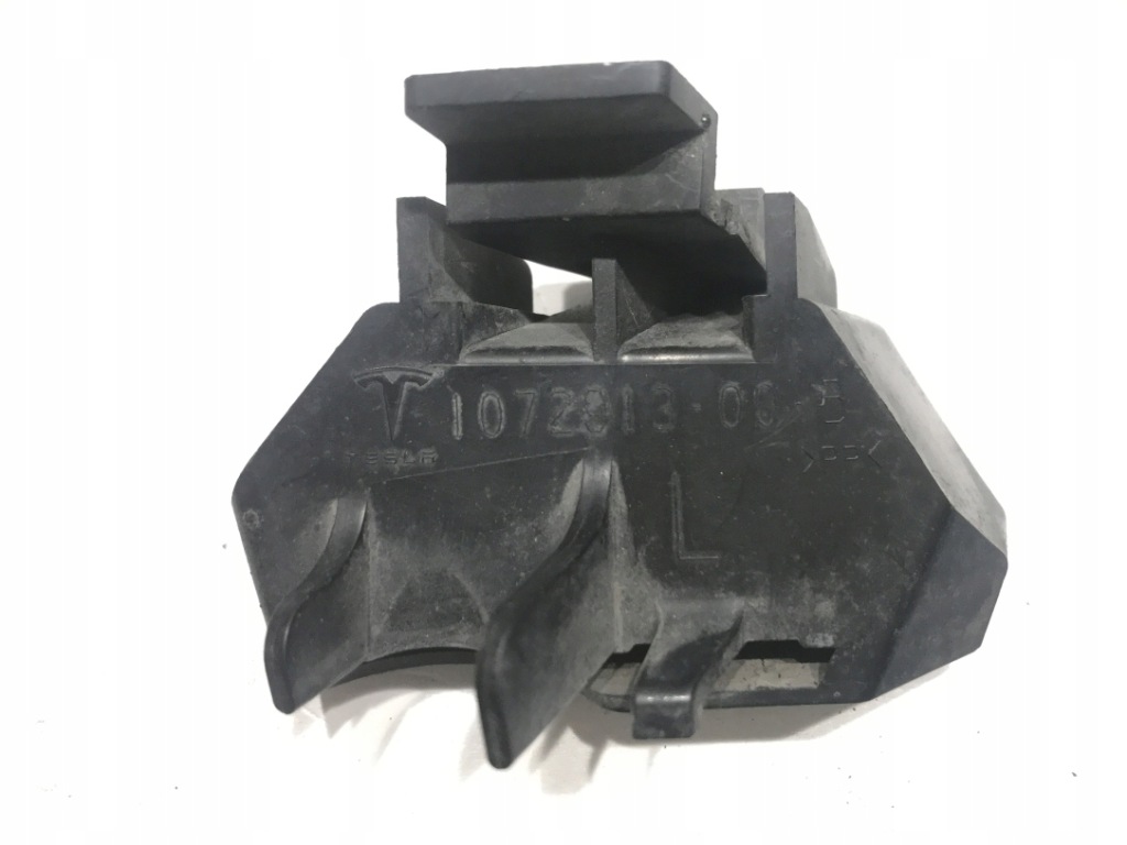 фото №1, Кронштейн противотуманной фары tesla s 1072913-00-b левая