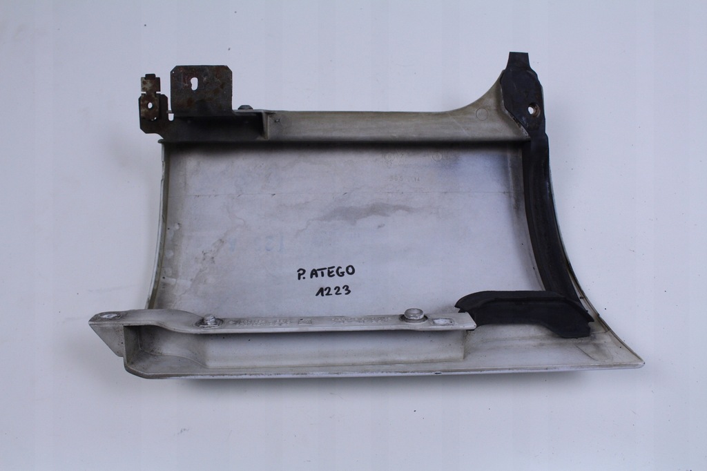 фото №5, Облицовка уголок кабины правый mercedes atego 1223