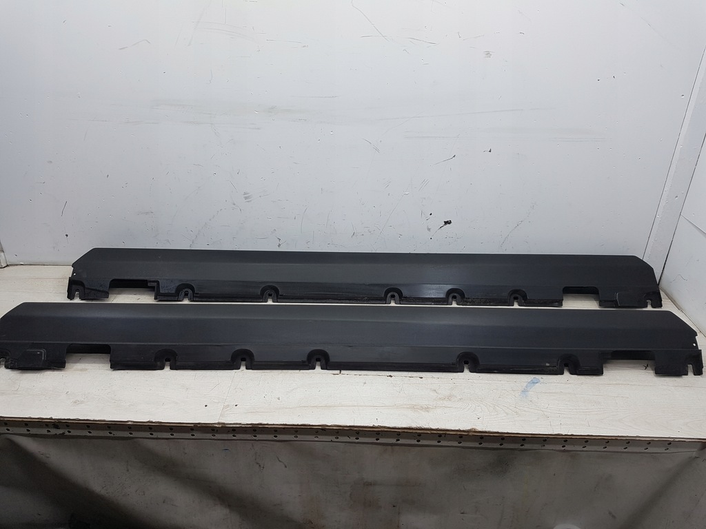 фото №1, Mercedes glk x204 молдинг порог направляющая кронштейн