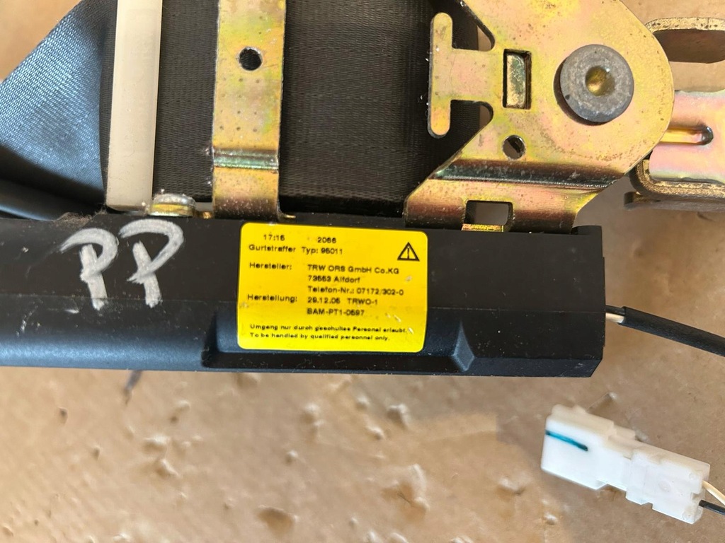 фото №8, Pas безопасности с натяжитель правый перед renault clio iii 3d