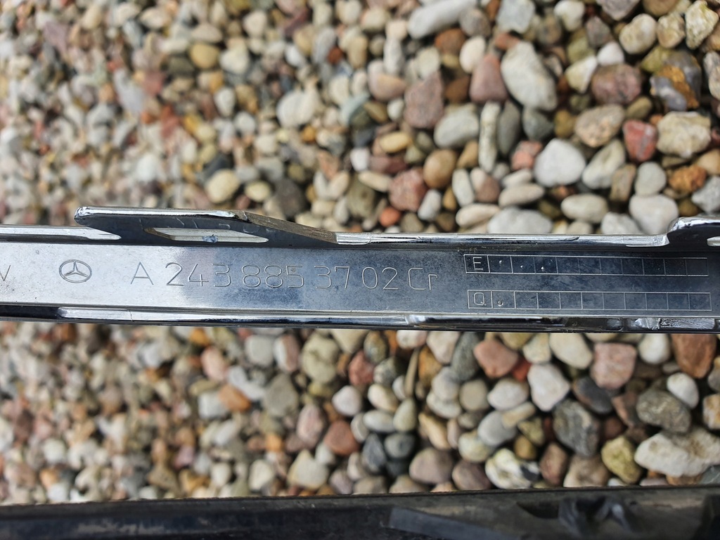 фото №10, Элементы бампера mercedes a243 eqa