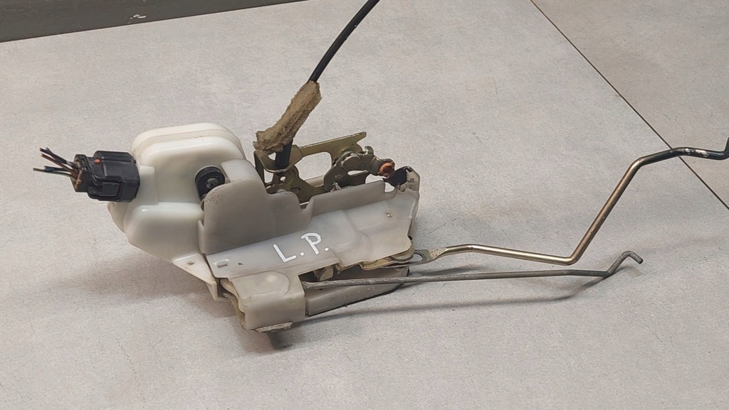 фото №6, Замок дверь левый перед space wagon iii 2.4 gdi