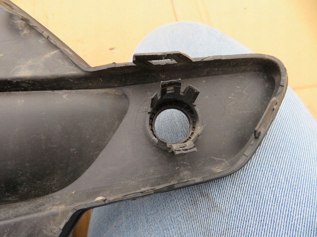 Решётка бампера перед левая volvo c40 32347386 Цена