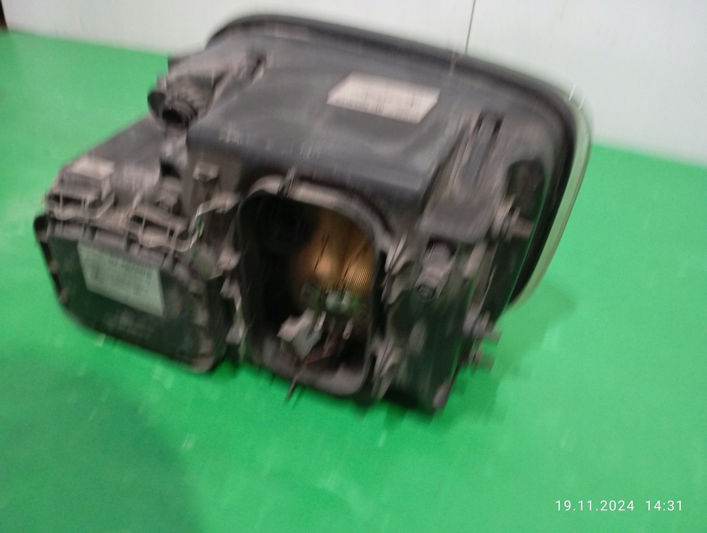 фото №7, Лампа фара права mercedes actros 03- a9438200261