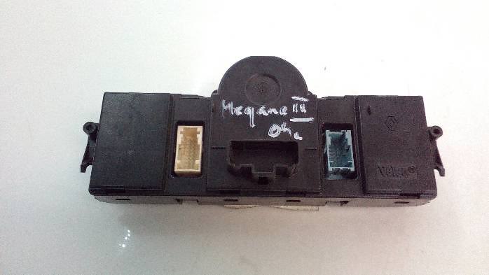 фото №6, Панель обдув i кондиционера renault megane ii 04r