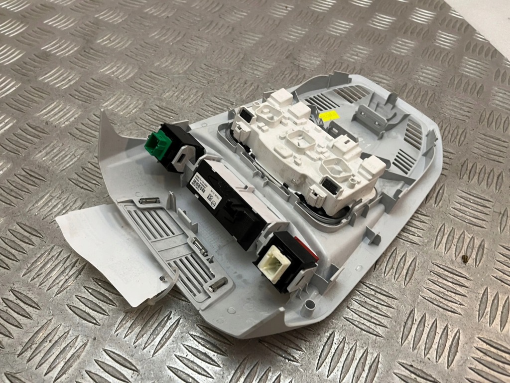 Peugeot 5008 2 лампа потолочная 9814584177 Доставка