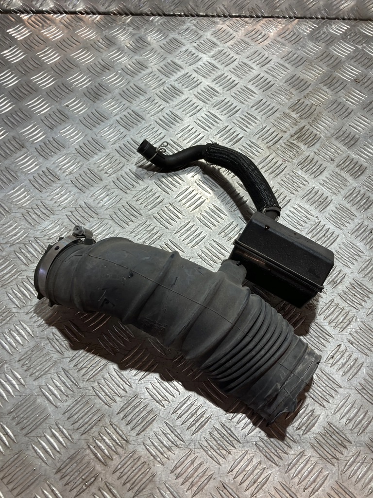 фото №1, Шланг труба повітря повітрозабірник toyota rav4 v 19- 2.5 hybrid