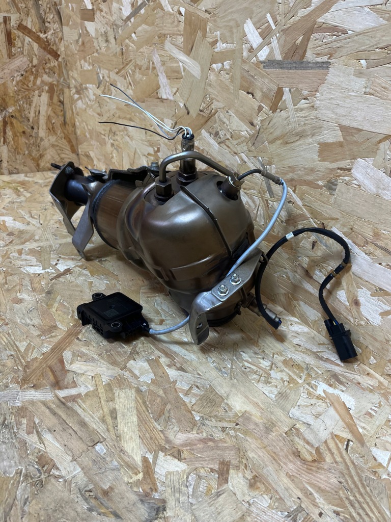 Каталізатор + датчик alfa romeo jeep 1.3 гібрид 23r 8km 52141373 ideał Київ