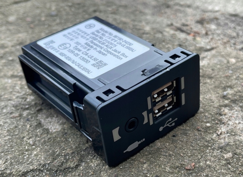 Купить Переключатель разъём usb lexus nx ex rx 86190-24030