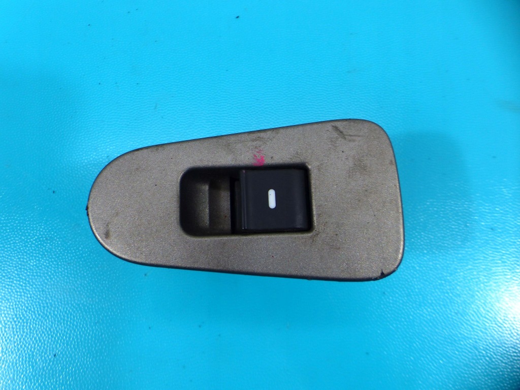 фото №1, Переключатель окон задняя правый tata indica vista 10-15