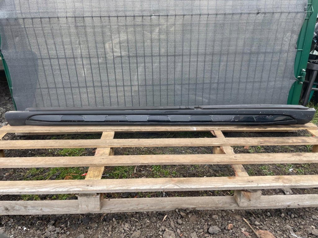 фото №1, Mercedes gla w156 молдинг поріг amg ліва a1566980754 pń