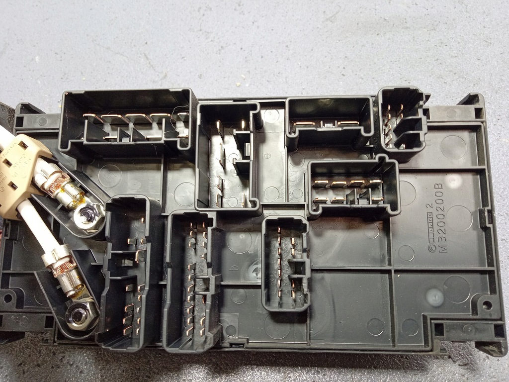 фото №4, Legacy iv коробка запобіжників 82241ag070 ee20z