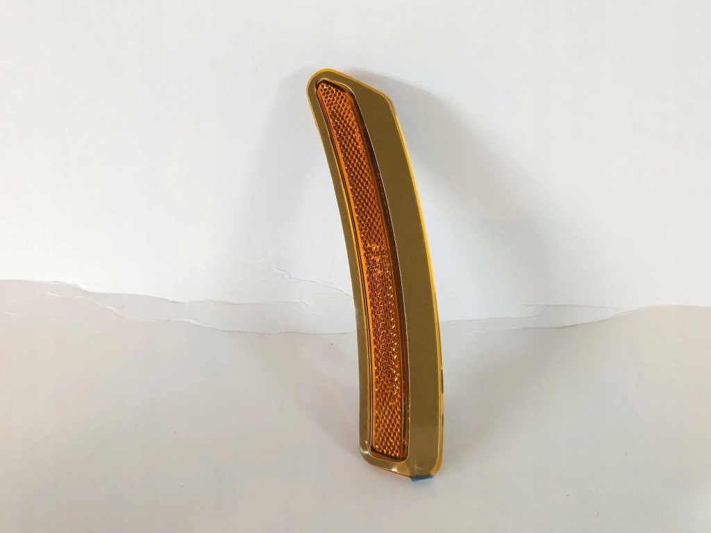 фото №1, Lexus lc 2018 права сторона поворотник передній