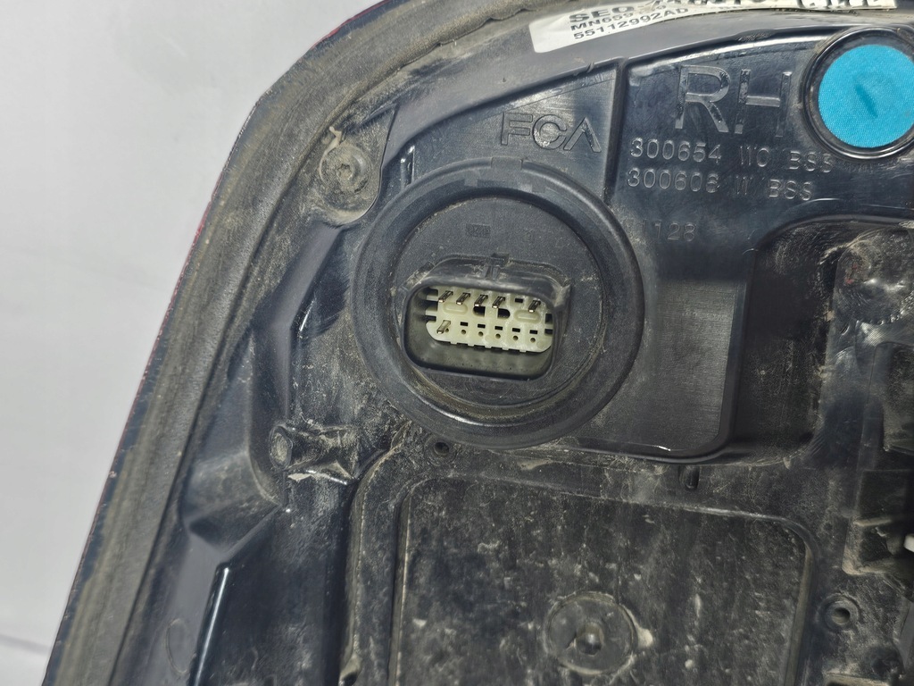 фото №15, Dodge ram v 19- лампа левый правый задняя 55112993ad 55112992ad usa