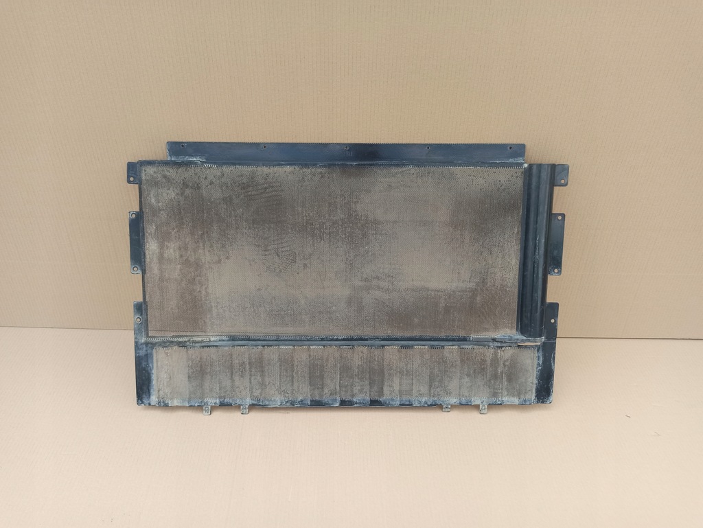 фото №1, Volvo оригинальный номер 82208512 решётка радиатора