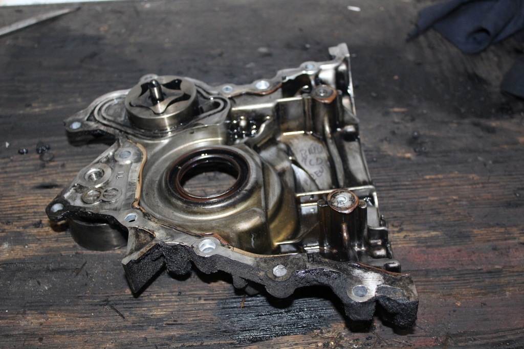 фото №1, Насос масла масляная previa ii 2.0 d4d 1cd