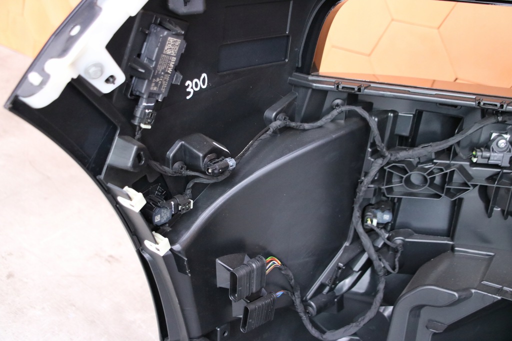 фото №8, Bmw 7 g70 i7 m-pakiet kompletny бампер перед передний 475 black sapphire