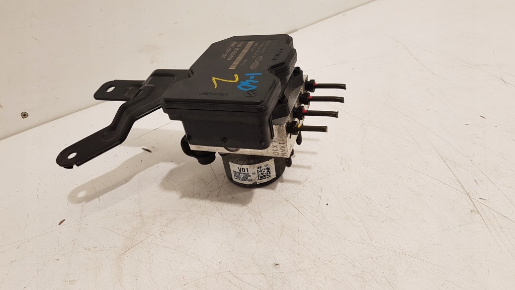 фото №1, Hyundai i40 lift 1.7 crdi автоматическая коробка передач насос блок управления abs 58920-3z600