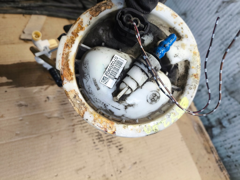 Bmw e87 датчик уровня топлива 2.0 b bmw e87 e90 поплавок 07020902 ? в Украине