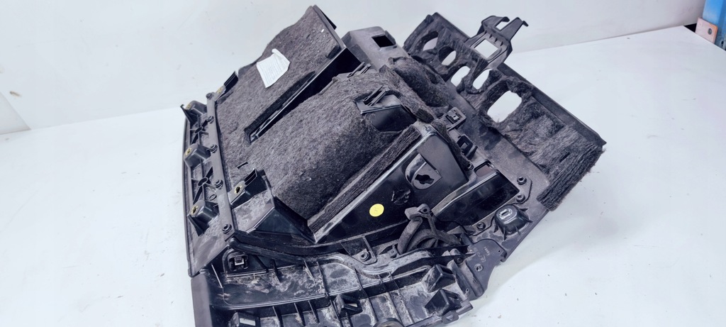 фото №13, Бардачок пасажира audi a8 d4