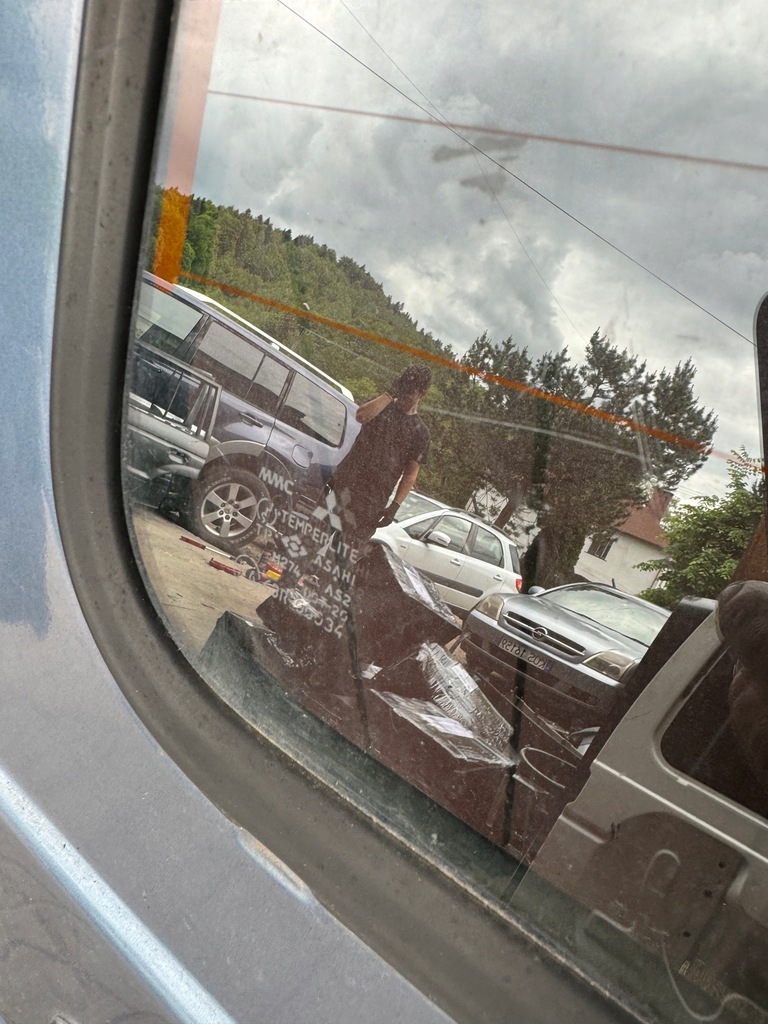 фото №8, Крышка багажника задняя задняя mitsubishi pajero i 1 82-90r. стекло крышки