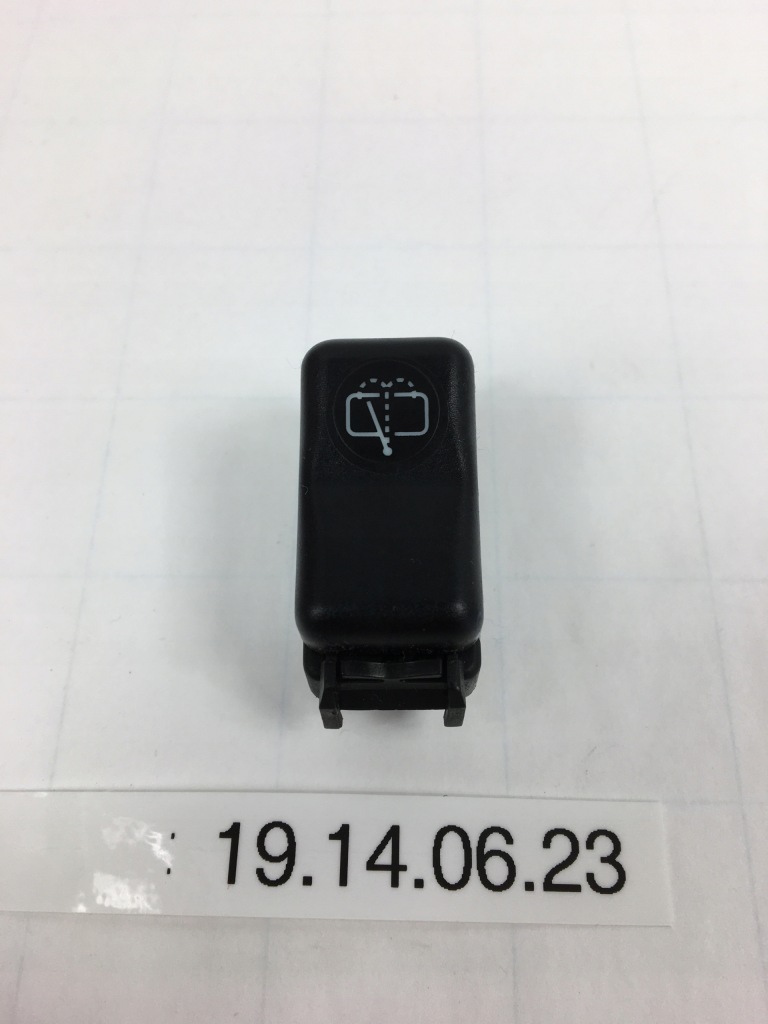 фото №1, Кнопка омыватель дворники задняя mercedes w124