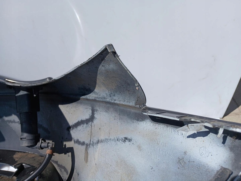 фото №6, Бампер перед передний чёрный na омыватель chrysler voyager iv lift 05-08r.