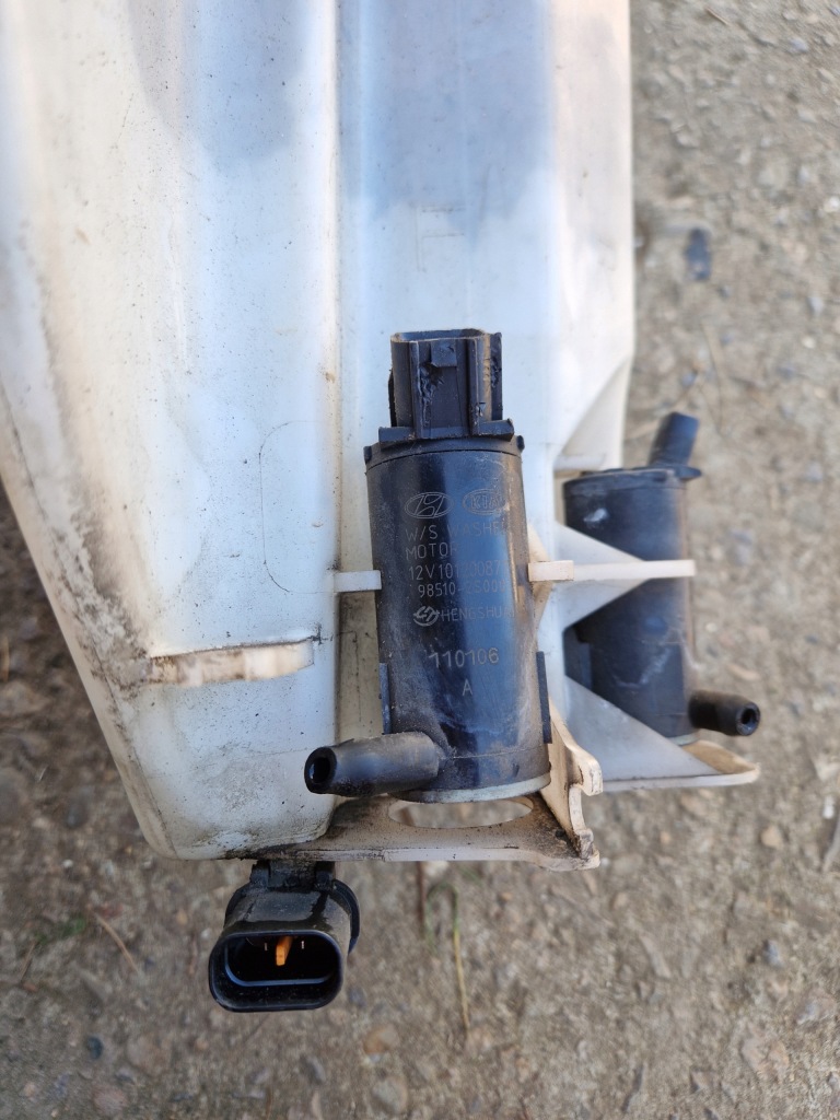 фото №8, Kia sportage iii 10- бачок распылителя 98610-3w500