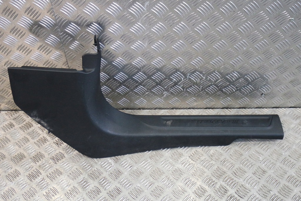 фото №1, Накладка порог r maserati levante 670040373