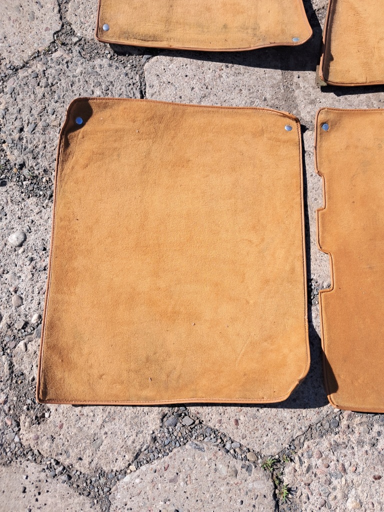 Килимки mercedes 107 sl slc 1076840330 комплект в Україні