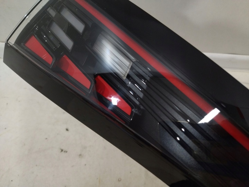 фото №10, 11a945307d лампа накладка крышки багажника свет задняя vw id4 id.4 2022+