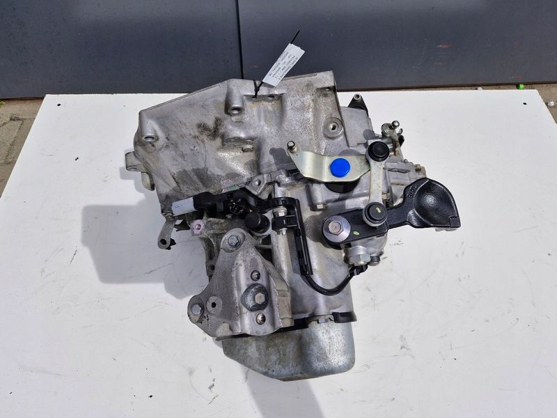 Opel crossland x peugeot 2008 1 1 1.2 vti коробка передач передач механическая коробка передач 5b 20a705 Цена
