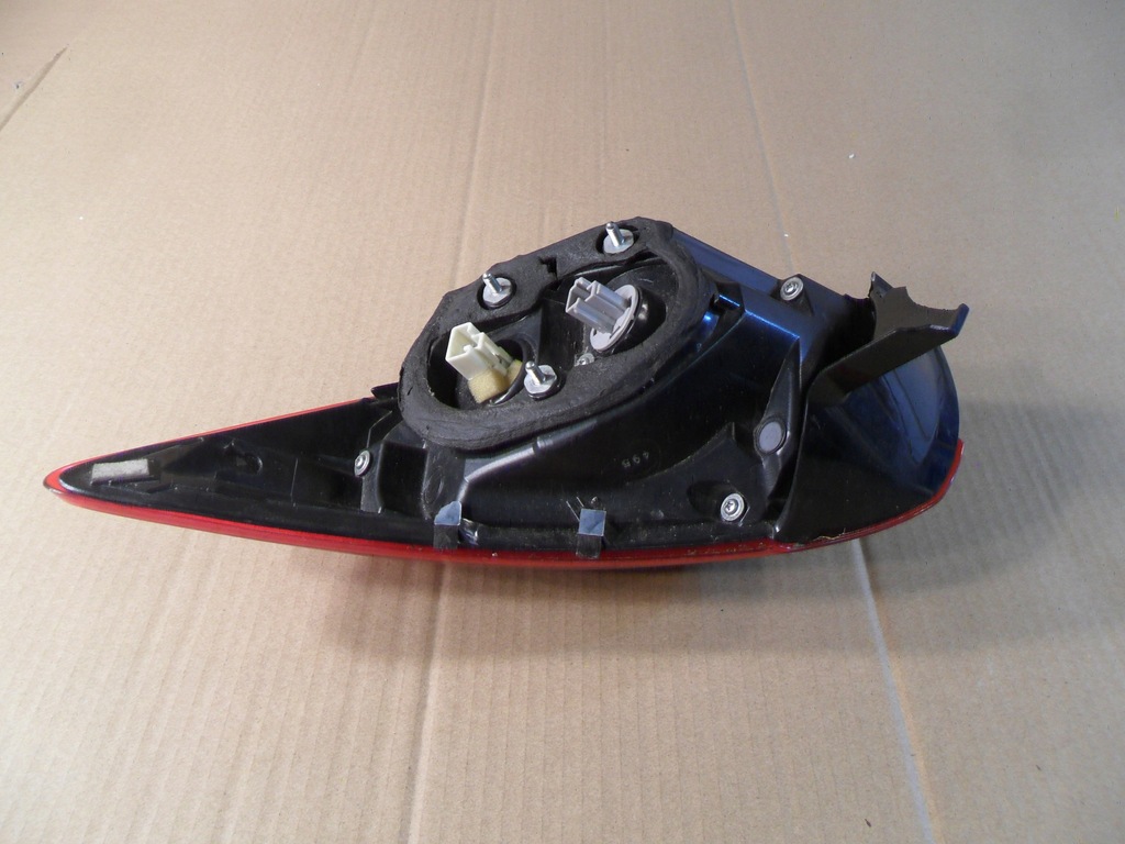 фото №16, Mazda 3 лампа задня права w крила 220-41981