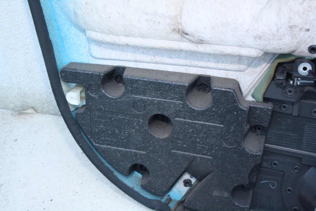 фото №9, Обшивка дверь обивка правый перед opel vectra c lift hb gts