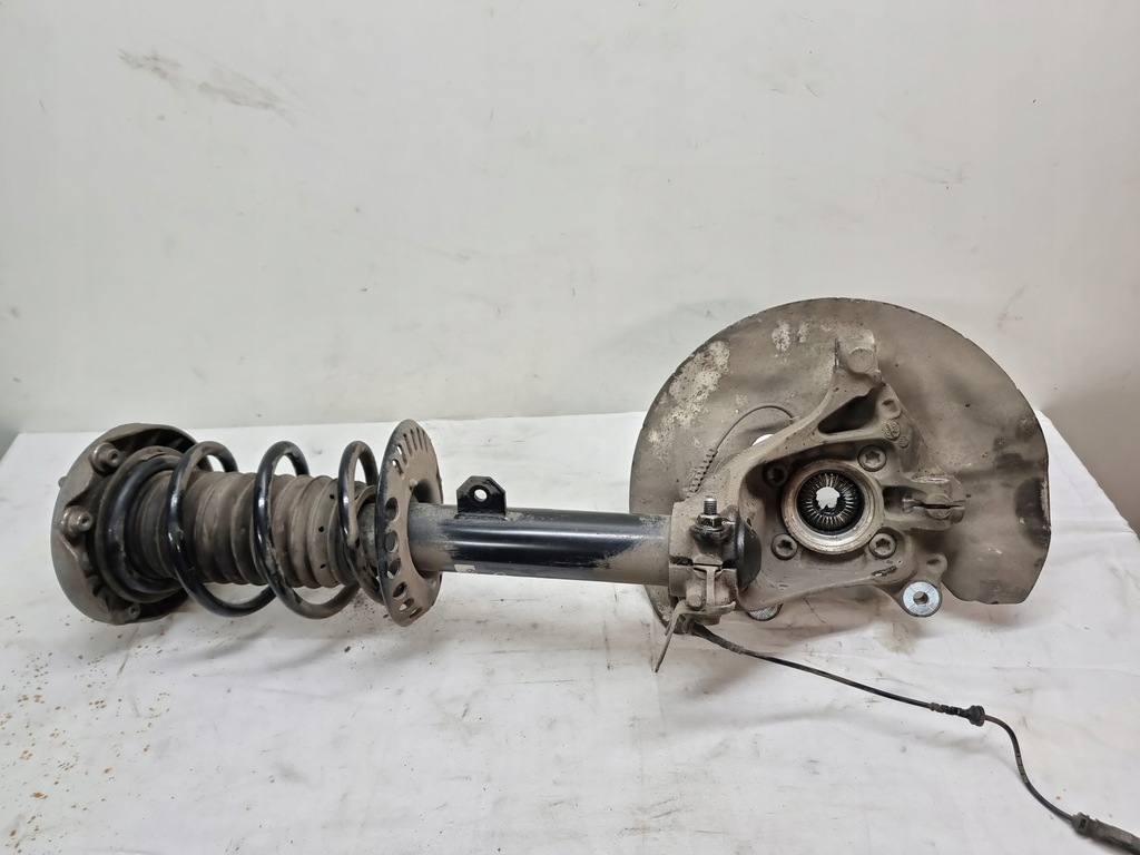 фото №5, Bmw 1 f40 амортизационная стойка поворотный кулак правая