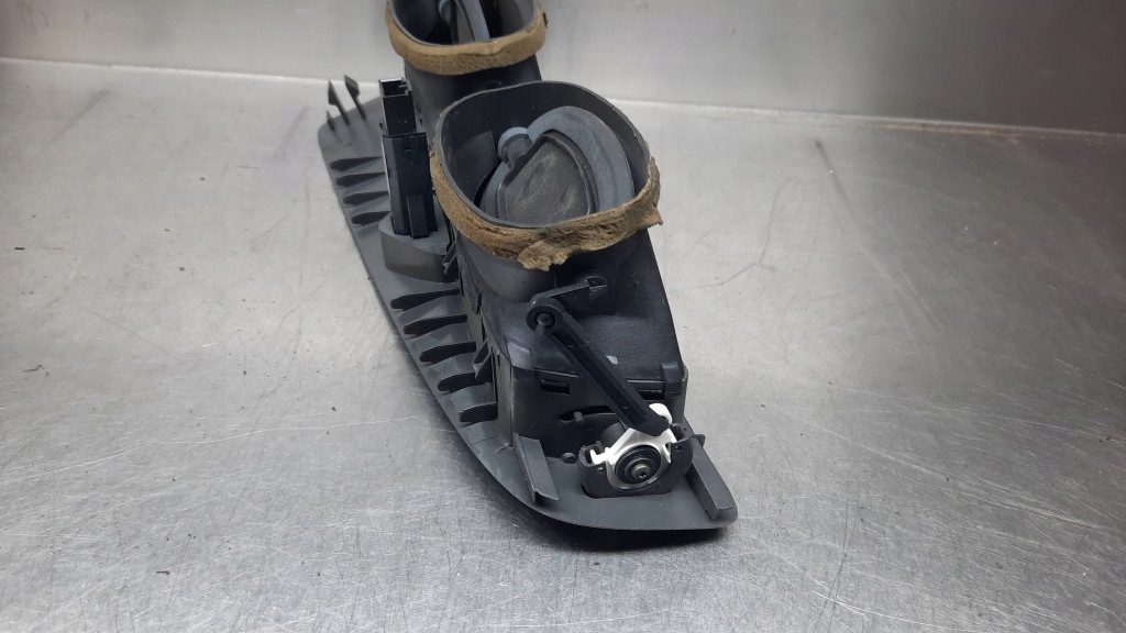 фото №5, Решётки обдув volvo s60 v70 ii 3409374